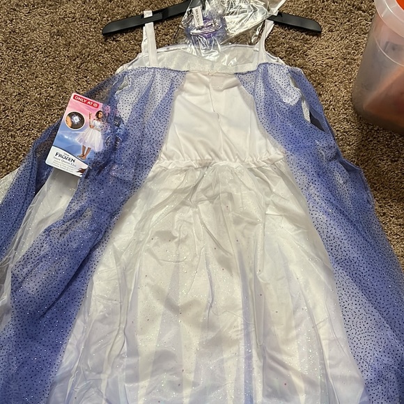 Disney Frozen Elsa Pretend Play Dress Up Light Up Halloween Costume M (7/8) NWT - Picture 3 of 3